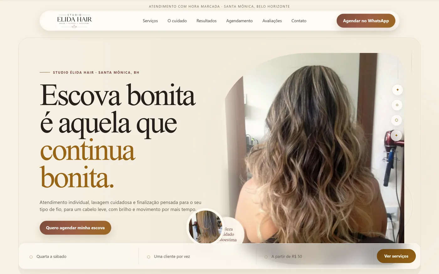 A página inicial do site do Studio Élida Hair, com a chamada sobre escova que continua bonita